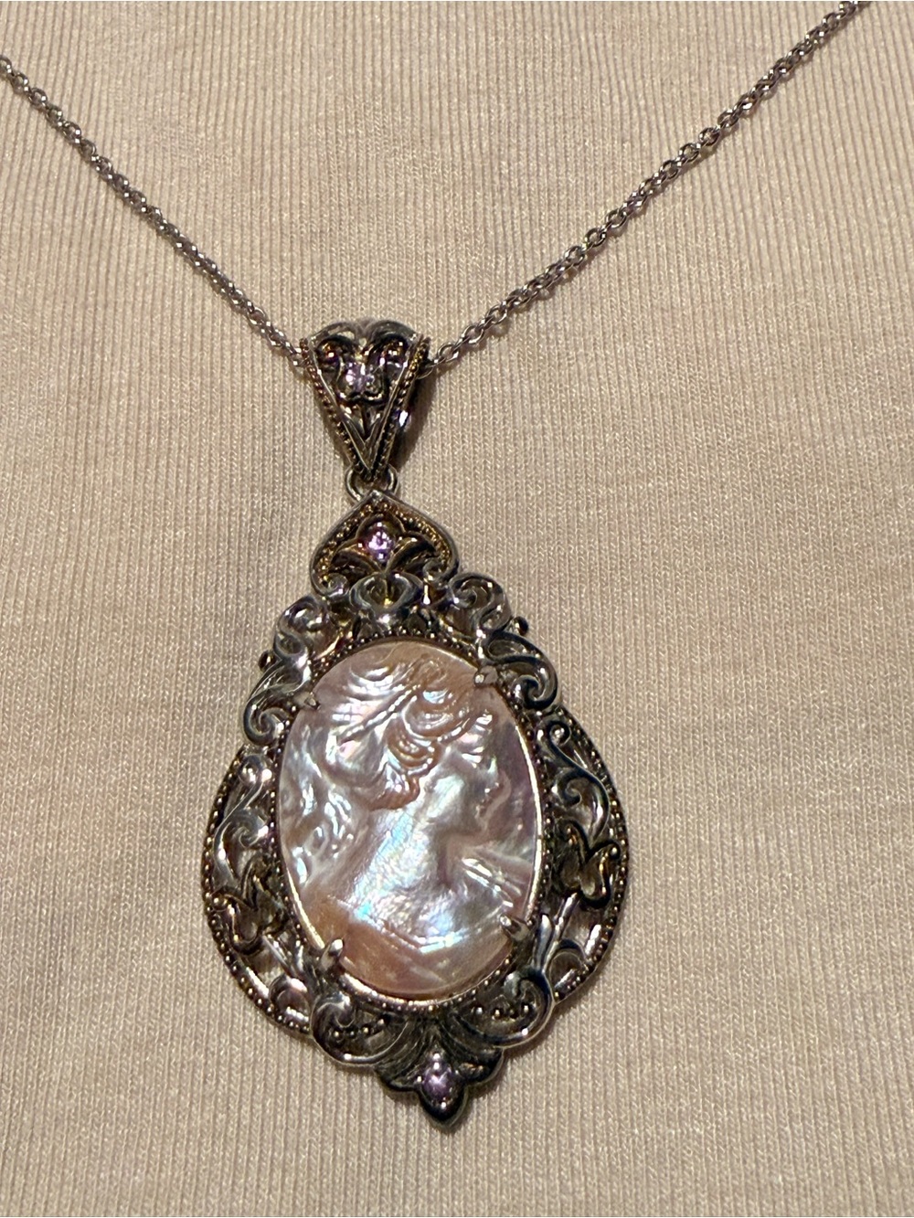 Vintage-Style Pink Mother-of-Pearl Cameo Pendant Necklace